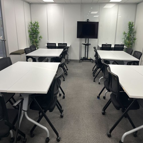Boardroom Meeting / Training room 1-9 Users- Image 1