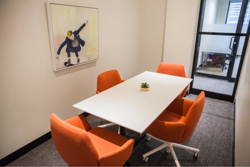 Avenue Room - Image 1