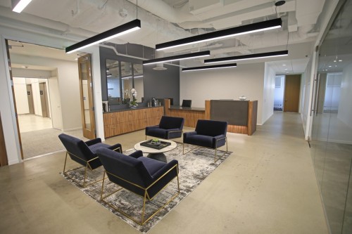 6 Person Meeting Room - Image 2