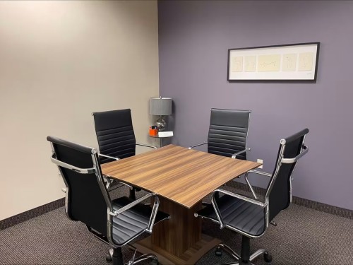 Small Meeting Room at Executive Workspace Allen Center - Image 1