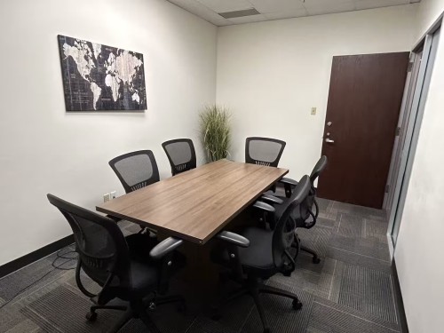 Medium Conference Room at Executive Workspace Trinity Centre - Image 3