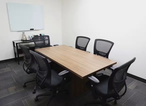 Medium Conference Room at Executive Workspace Trinity Centre - Image 4