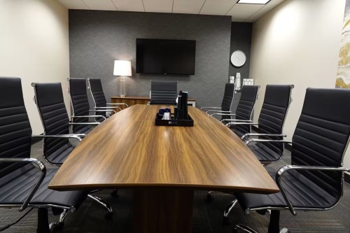 Medium Conference Room at Executive Workspace Preston Center - Image 2