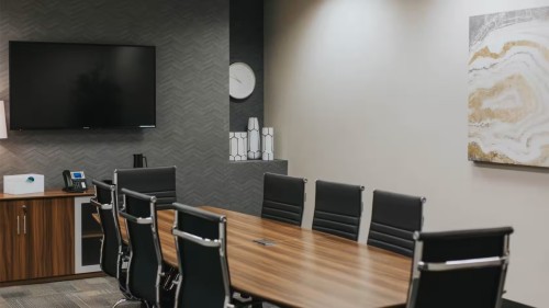 Medium Conference Room at Executive Workspace Preston Center - Image 3