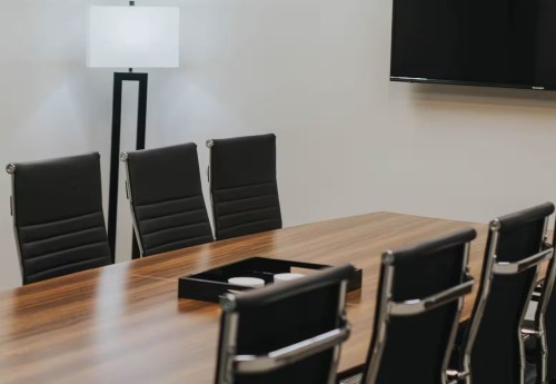 Medium Conference Room at Executive Workspace Uptown Dallas - Image 1