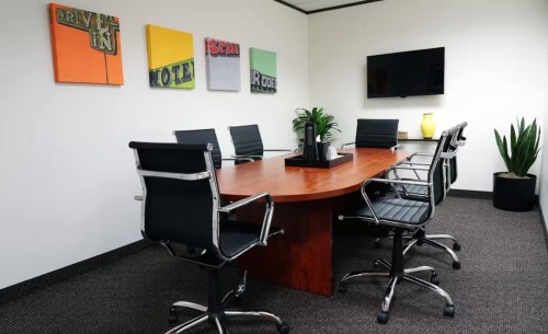 Medium Conference Room at Executive Workspace Downtown Fort Worth - Image 1