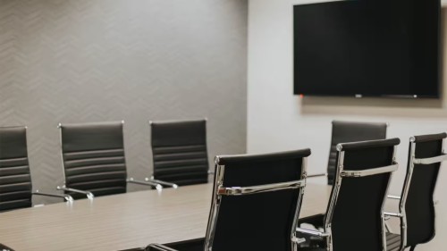 Medium Meeting Room at Executive Workspace Park Ventura - Image 3