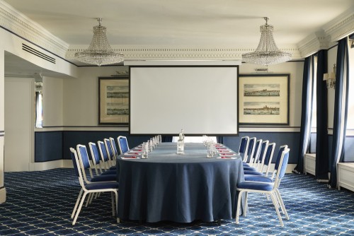 Boardroom The Queen Suite - Image 0