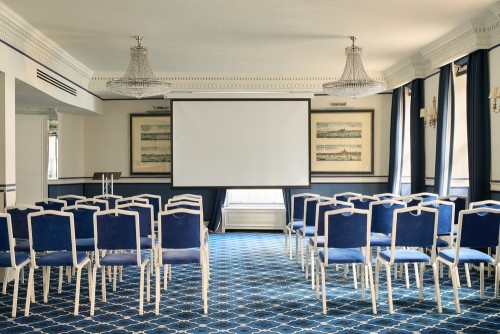 Boardroom The Queen Suite - Image 1