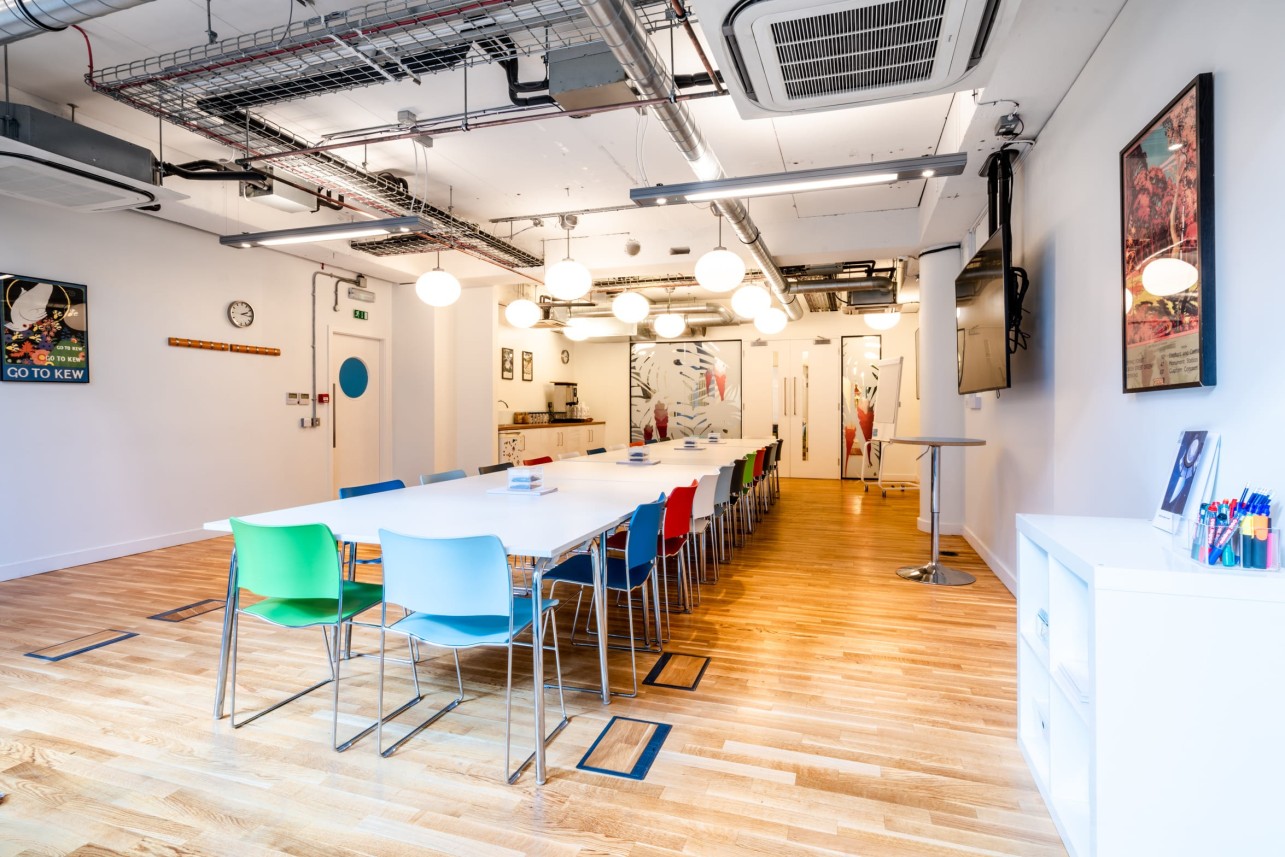 A modern flexible meeting room