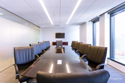 High-End Boardroom - Image 2