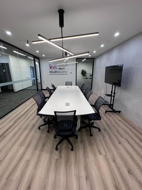 Boardroom and Meeting space - Image 4