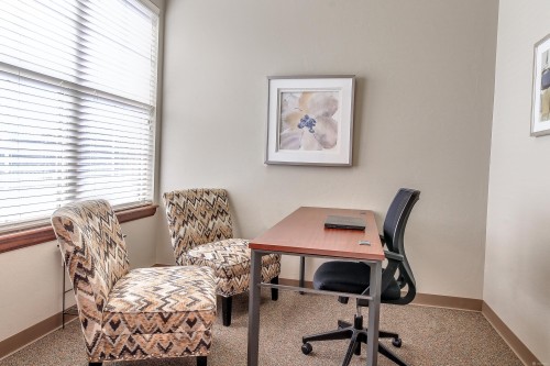 Day Office - 3 Person Meeting Room - Image 6