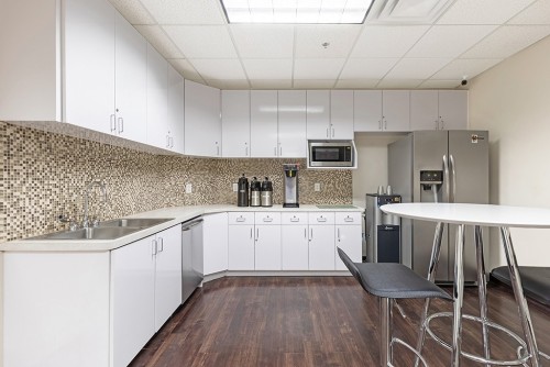 8 Person Meeting Room - Image 4