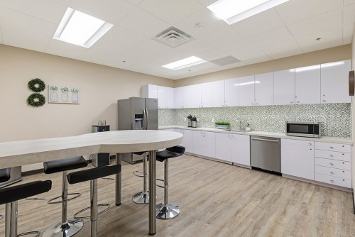 6 Person Meeting Room - Image 4