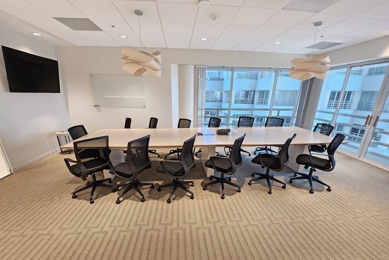 14 Person Meeting Room 6th floor - Image 1