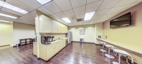 14 Person Meeting Room - Lake Merritt - Image 5