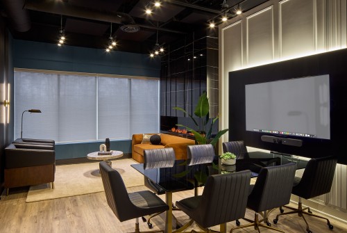 Business Lounge Unit 206 - Image 3