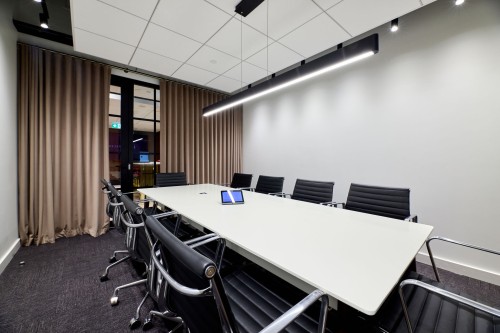 London (LSE) Room - 10 Person Meeting Room - Image 3