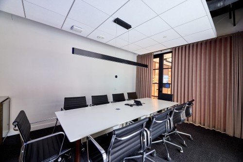 Toronto (TSX) Room - 10 Person Meeting Room - Image 3