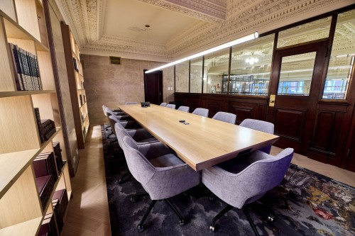 The Library - 14 Person Meeting Room - Image 5