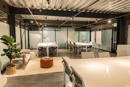 Suite 100M - Image 1