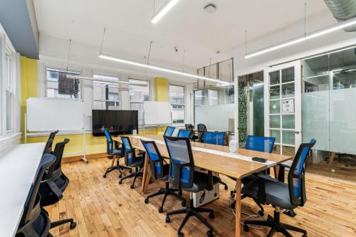 Boardroom Bright Meeting Space - Projector - Whiteboard - - Center City, Philadelphia - Image 1