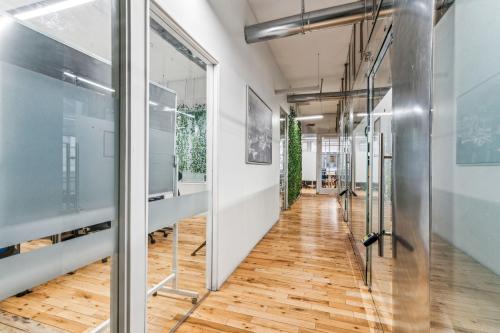 Boardroom listing image Private 4 Person Office / Meeting Space (E) - Image 2
