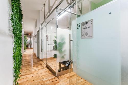 Boardroom Private 2 Person Office / Meeting Space - G - Image 1