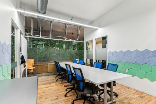 Boardroom Collaborative Workspace in Rittenhouse Square - Image 2