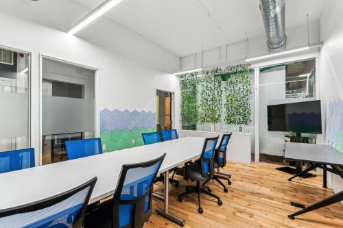 Boardroom Collaborative Workspace in Rittenhouse Square - Image 3