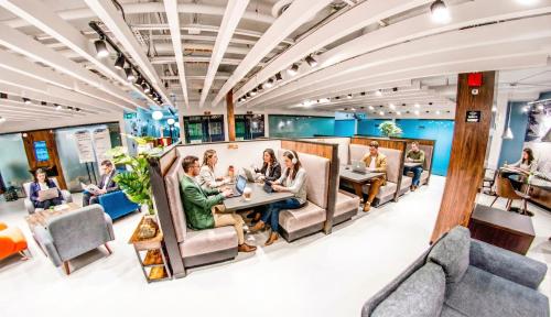 Boardroom Large Meeting Room - Image 3