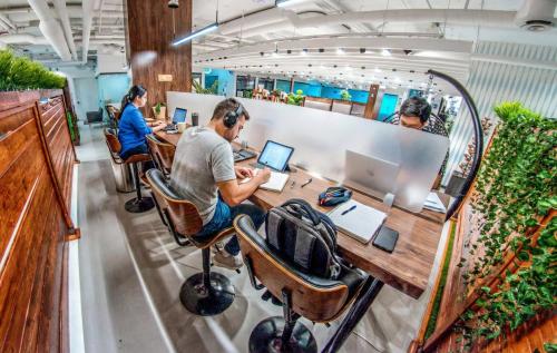 Boardroom Small Meeting Room - Image 1