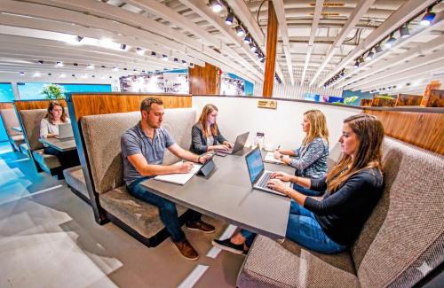 Boardroom Small Meeting Room - Image 4