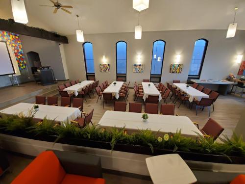 Main Conference Hall - Image 5