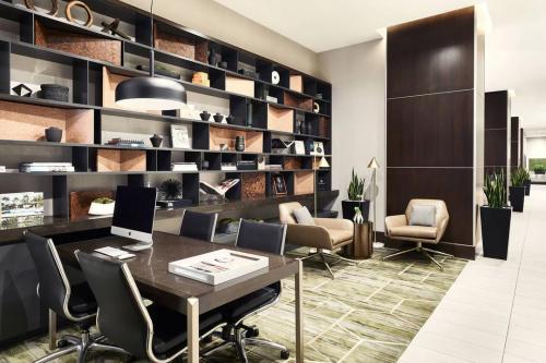 Boardroom AC Meeting Room Beverly Hills - Image 3