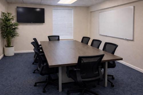 Boardroom Elite Excentre Executive Meeting Room - Image