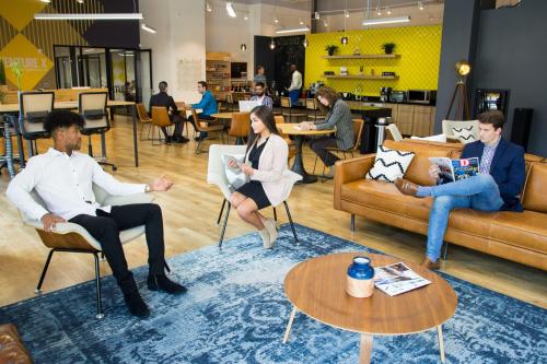 Boardroom Small Meeting Room - Image 2