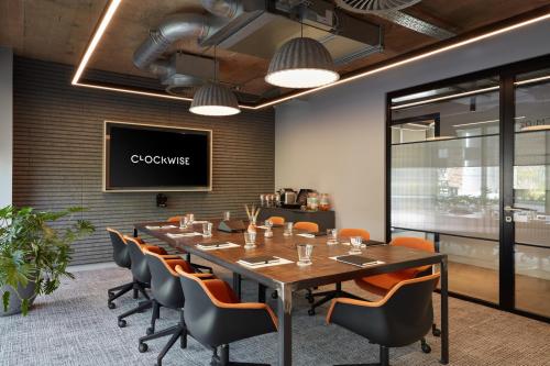 Boardroom Exeter CM:02 - Image 0