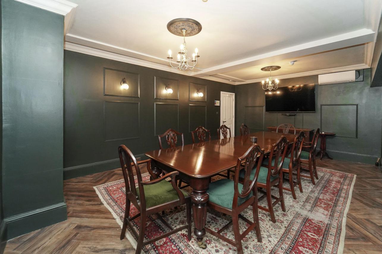 Large Meeting Room - Image 1