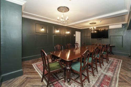 Boardroom Large Meeting Room - Image