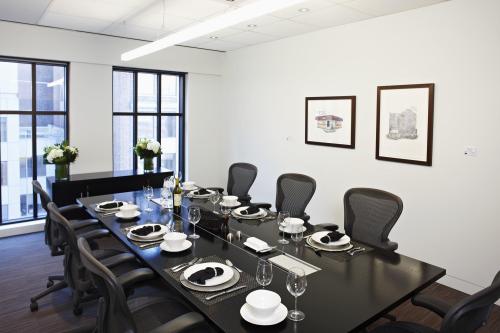Boardroom Chablis - Image