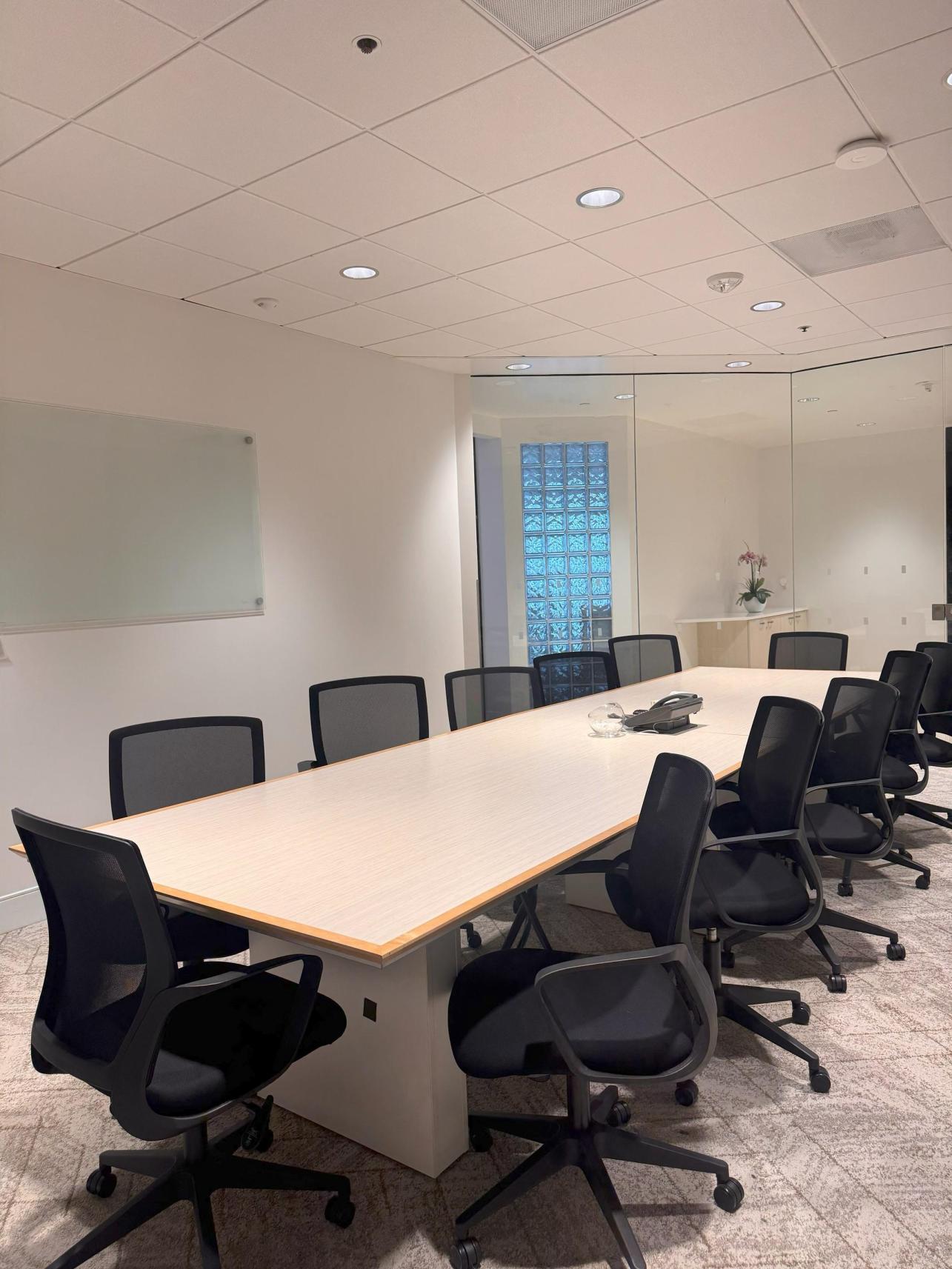 12 Person Meeting Room 6th floor - Image 1