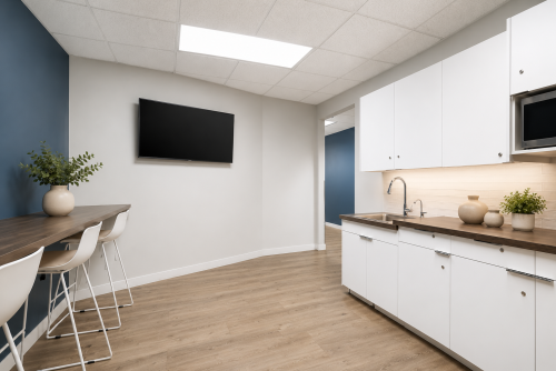 6 Person Meeting Room - Image 4