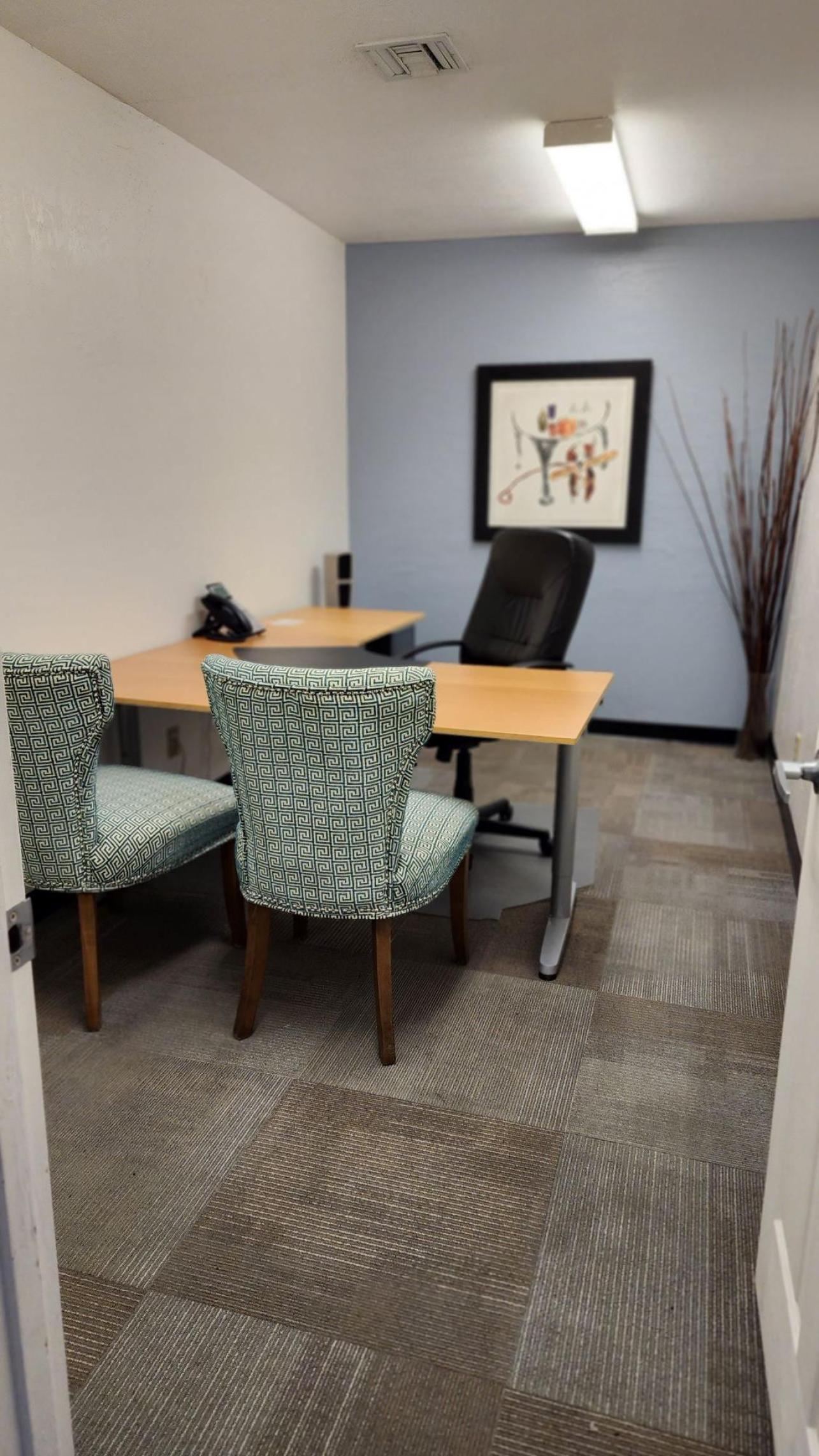 Mesa Fiesta Meeting Room – 3 People - Image 1