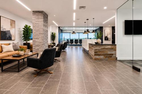4 Person Meeting Room - Image 3