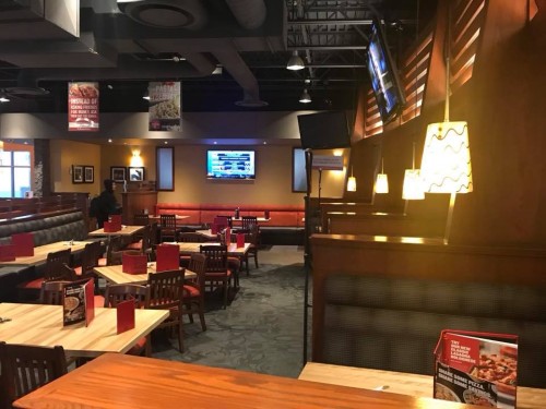 Boston Pizza Restaurant - Image 2